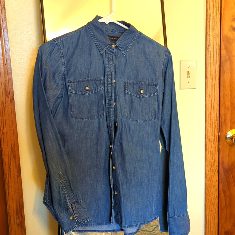 Banana Republic Denim button down (XS)